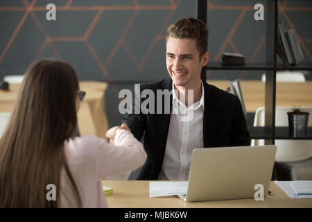 Sourire d'employeur rh entretien d'embauche de candidats Banque D'Images