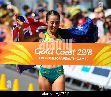 GOLD COAST, AUSTRALIE - 8 avril : Jemima Montag de l'Australie de franchir la ligne d'arrivée pour gagner la féministe 20k à pied à la Côte d'Or 2018 Commonwealt Banque D'Images