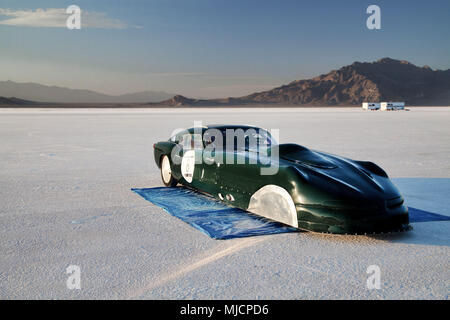 L'auto-construction des voitures de course, vitesse Bonneville Semaine, Grand Lac Salé, Utah, USA Banque D'Images