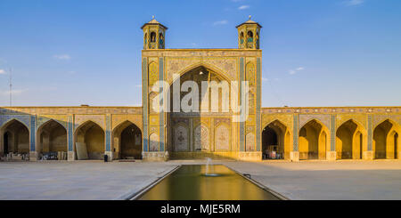 Cour intérieure de la mosquée Vakil à Shiraz Banque D'Images