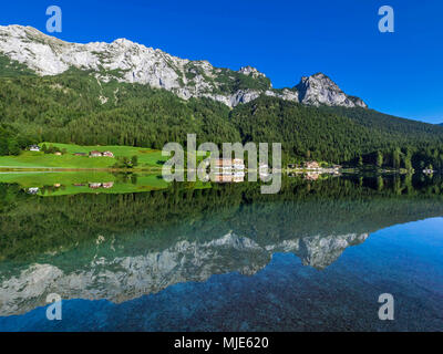 Vue sur le lac Hintersee () près de Ramsau, le parc national de Berchtesgaden, Berlin, Germany, Europe Banque D'Images