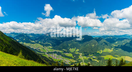 Panorama depuis le Fellhorn, 2990m, au cours de la Kleine Walsertal au Hoher Ifen, 2230m, le Gottesackerplateau Toreck et 016, m, Allgäu, Vorarlberg, Autriche, Europe Banque D'Images