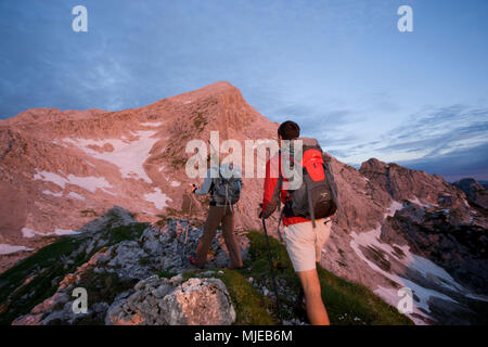 Ascension de l'Alpspitze, près des montagnes de Wetterstein, Garmisch, Bavière, Allemagne Banque D'Images