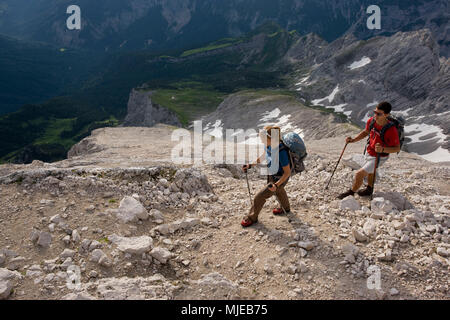 Ascension de l'Alpspitze, près des montagnes de Wetterstein, Garmisch, Bavière, Allemagne Banque D'Images