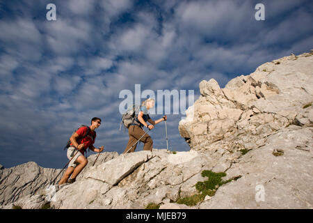 Ascension de l'Alpspitze, près des montagnes de Wetterstein, Garmisch, Bavière, Allemagne Banque D'Images