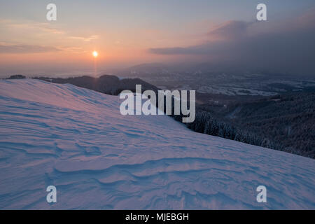 Matin sur l'humeur Zwiesel en vue de l'Schnaiteralm, près Bad Tölz, Alpes bavaroises, Bavière, Allemagne Banque D'Images