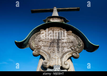 Sommet cross sur le Zwiesel, près Bad Tölz, Alpes bavaroises, Bavière, Allemagne Banque D'Images