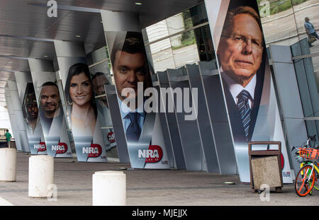 Dallas, Texas, USA. 04 mai, 2018. La National Rifle Association's 2018 rassemblement est tenue à l'Kay Bailey Hutchinson Convention Center. Crédit : Brian Cahn/ZUMA/Alamy Fil Live News Banque D'Images