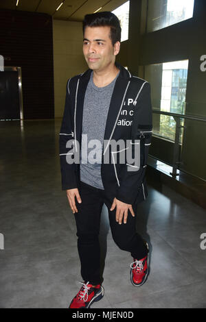 Mumbai, Inde. 4 mai, 2018. Karan Johar Directeur du film indien présent au lancement de la remorque Marathi film 'Bucket List" au Cinepolis, Juhu à Mumbai. Credit : Azhar Khan SOPA/Images/ZUMA/Alamy Fil Live News Banque D'Images