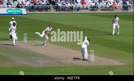 Manchester, UK. 5 mai, 2018. V Lancashire Somerset 5 mai 2018 Tom Abell (Somerset) Tom Bailey pour 4 durant son innings de 99 sur la deuxième journée de jouer au Emirates Old Trafford. Crédit : John Fryer/Alamy Live News Banque D'Images