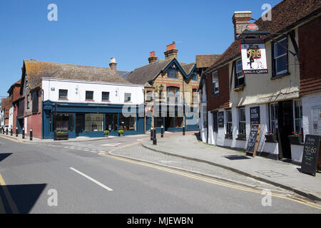 London,UK,5 mai 2018, bleu ciel de Saint-Hippolyte dans le Kent comme le beau temps devrait se poursuivre au cours des vacances de banque©Keith Larby/Alamy Live News Banque D'Images