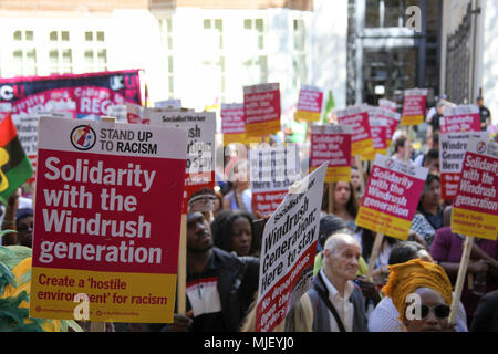 Londres, Royaume-Uni. 5 mai, 2018. Solidarité avec Windrush Crédit : Alex Cavendish/Alamy Live News