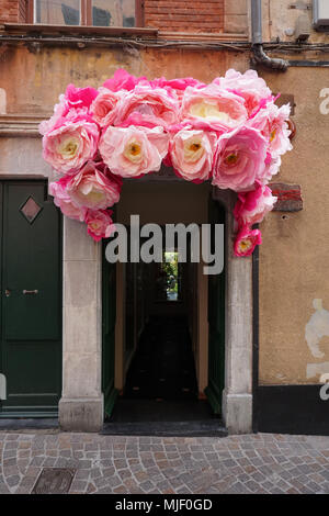 Gênes, Italie, le 5 mai 2018. Robe xixe siècle parade pour Euroflora pièce à Nervi parmi les plus importants parcs floralies européenne thriugh villas historiques et maisons Banque D'Images