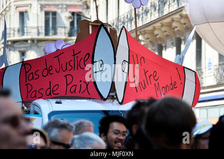 Paris, France. 5 mai, 2018. La Fête à Macron (le Parti pour l'Macron) 1er anniversaire président français rally - Paris le 5 mai 2018 - Place de l'Opéra Crédit : Frédéric VIELCANET/Alamy Live News Banque D'Images