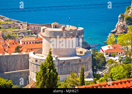 Remparts de Dubrovnik et vue sur la Tour Minceta, site du patrimoine mondial de l'Unesco en Croatie Banque D'Images