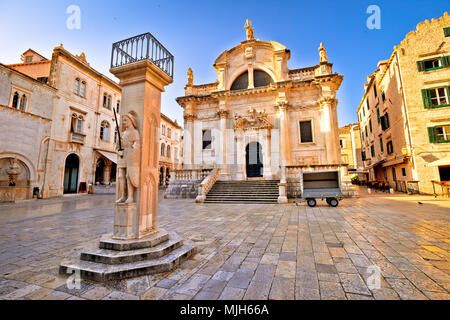 La place des sites historiques de Dubrovnik, sur la colonne d'Orlando et l'église saint Blasius, région de Croatie Dalmatie Banque D'Images