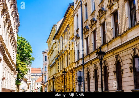 Vue sur les édifices Art nouveau dans la vieille ville de Budapest - Hongrie Banque D'Images