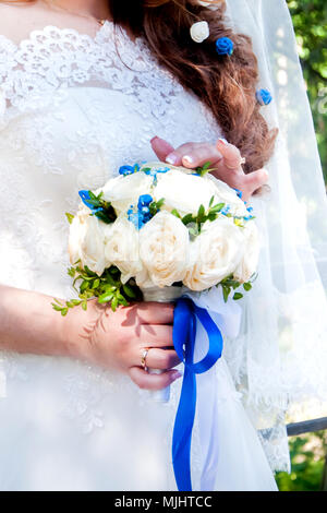 Vous pourrez jeter des confettis sur mariés à Wedding, civile, indienne, fille Banque D'Images