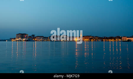 Porec, Croatie dans la nuit Banque D'Images