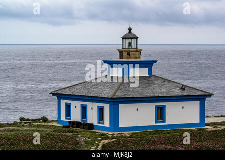 Isla Pancha Lighthouse à Ribadeo, Lugo, région de Galice, Espagne Banque D'Images