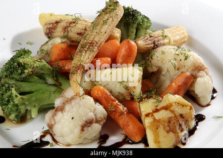 Assiette de légumes cuits Banque D'Images