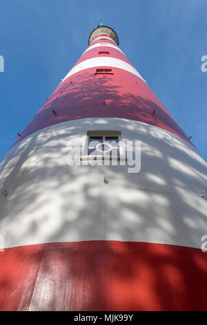 Phare de l'île Ameland dans le nord de l'Allemagne comme prise grand angle Banque D'Images