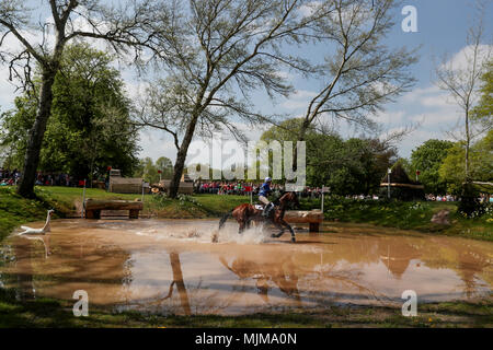 Imogen Murray avec Ivar Gooden pendant quatre jours de la Mitsubishi Motors Badminton Horse Trials au Badminton Estate, Gloucestershire. Banque D'Images