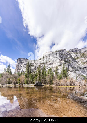 Le lac Miroir à vallée de Yosemite National Park en Californie à San Francisco, USA Banque D'Images