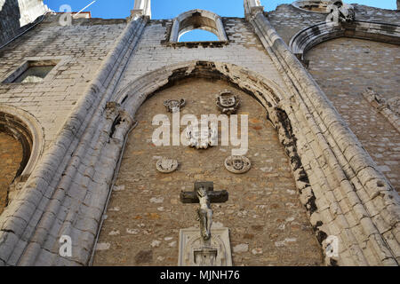 PORTUGAL - Lisbonne, 30 octobre 2018. Les ruines de l'église do Carmo, touristes incroyable attraction touristique de Lisbonne, Portugal. Banque D'Images