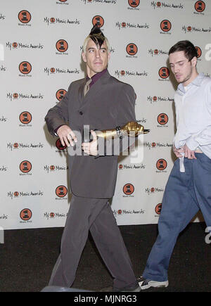 30 Nov 2000, Los Angeles, Californie, USA --- légende originale : Los Angeles, Californie : Mon VH-1 Awards (le 1er), s'est tenue au Shrine Auditorium à Los Angeles. (Plus d'information à VH-1.com). --- ' Tsuni / USA 'Anthony Kiedis et les Red Hot Chili Peppers, Anthony Kiedis et les Red Hot Chili Peppers enquête tsuni@Gamma-USA.com Banque D'Images