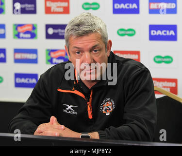 Le 05 mai 2018, Stade KCOM, Hull, Angleterre ; Betfred Super League rugby Round 14 Hull FC v Castleford Tigers ; Darryl Powell Castleford Tigers coach dans Banque D'Images