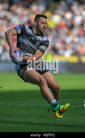 Le 05 mai 2018, Stade KCOM, Hull, Angleterre ; Betfred Super League rugby Round 14 Hull FC v Castleford Tigers ; Jake Connor de Hull FC s'implique pour ha Banque D'Images