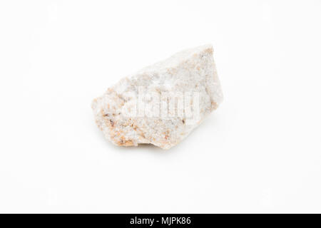 Extreme close up avec beaucoup de détails de grès quartz isolated over white background Banque D'Images