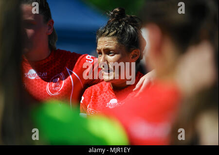 Londres, Royaume-Uni, 5 mai 2018. Gemma Rowland (Capt, Armée britannique, le capitaine) parler aux autres membres de l'équipe à la mi-temps au cours de l'assemblée annuelle de la femme match de compétition inter-services à Kneller Hall, London, UK. Le match a été remporté par l'armée britannique, 72-73. En 2003 un groupe de femmes de la concurrence interservices a été introduite pour courir à côté les hommes. Le premier concours a été remporté par l'Armée Crédit : Michael Preston/Alamy Live News Banque D'Images