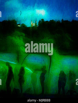 ART CONTEMPORAIN : une promenade le long de la rivière (rivière Isar & Kalvarienberg à Bad Tölz, Bavière, Allemagne) Banque D'Images