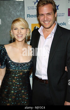 Scarlett Johansson et Gabriel Macht arrivant à l'une chanson d'amour pour Bobby Long Los Angeles Premiere à l'Arclight Theatre de Los Angeles. 17 octobre, 2004. - JohanssonSc MachtGab 20.jpg JohanssonSc - 20-MachtGab.JPG20 JohanssonSc MachtGab-événement dans la vie d'Hollywood, Californie - Red Carpet Event, Vertical, USA, Cinéma, Célébrités, photographie, Bestof, Arts, Culture et divertissement, Célébrités Topix fashion / du tapis rouge-, Vertical, Best of, Hollywood la vie, événement dans la vie d'Hollywood, Californie - Tapis Rouge , USA, industrie du film, ce Banque D'Images