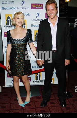 Scarlett Johansson et Gabriel Macht arrivant à l'une chanson d'amour pour Bobby Long Los Angeles Premiere à l'Arclight Theatre de Los Angeles. 17 octobre, 2004. - JohanssonSc MachtGab 22.jpg JohanssonSc - 22-MachtGab.JPG22 JohanssonSc MachtGab-événement dans la vie d'Hollywood, Californie - Red Carpet Event, Vertical, USA, Cinéma, Célébrités, photographie, Bestof, Arts, Culture et divertissement, Célébrités Topix fashion / du tapis rouge-, Vertical, Best of, Hollywood la vie, événement dans la vie d'Hollywood, Californie - Tapis Rouge , USA, industrie du film, ce Banque D'Images