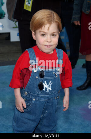 Josh Ryan Evans - Passions - d'arriver à la premiere de Monstres Inc., à l'El Captain Theatre de Los Angeles. 28 octobre 2001. - EvansJoshRyan  jpgEvansJoshRyan Passions01A.Passions01Un événement dans la vie d'Hollywood, Californie - Red Carpet Event, Vertical, USA, Cinéma, Célébrités, photographie, Bestof, Arts, Culture et divertissement, Célébrités Topix fashion / du tapis rouge-, une personne, Vertical, Best of, Hollywood la vie, événement dans la vie d'Hollywood, Californie - Tapis rouge et en backstage, USA, Cinéma, Célébrités, cinéma, télévision, Célébrités Mus Banque D'Images