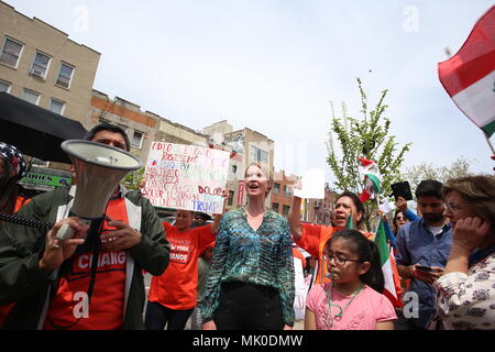 New York City, United States. Le 05 mai, 2018. NY Communautés pour changer s'est joint à NY City Council de Sunset Park Carlos Menchaca & NYS candidat au poste de gouverneur Cynthia Nixon pour un rassemblement contre la glace mars & raids récents, et exigeant la prise en charge de la liberté de la personne, qui empêcherait l'Etat de coopérer avec les autorités de l'immigration fédéral parmi d'autres règlements. Credit : Andy Katz/Pacific Press/Alamy Live News Banque D'Images