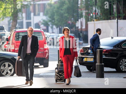 Arlene Foster, chef du Parti unioniste démocratique, arrive pour la Andrew Marr Show sur la BBC Banque D'Images