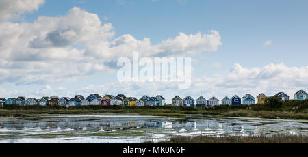 Cabines de plage, Hengistbury Head, Dorset Banque D'Images