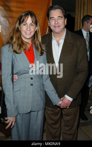 Beau Bridges et femme Wendy arrivant à la télévision NBC All Star Party pour le tca au Hollywood and Highland Club à Los Angeles. Le 14 janvier 2004 - BridgesBeau   001 Wendy w.JPG - BridgesBeau   001 Wendy w.JPGBridgesBeau   001 Wendy w événement dans la vie d'Hollywood - Californie, Red Carpet Event, Vertical, USA, Cinéma, Célébrités, photographie, Bestof, Arts, Culture et divertissement, Célébrités Topix fashion / du tapis rouge-, Vertical, Best of, Hollywood la vie, événement dans la vie d'Hollywood, Californie - Tapis Rouge , USA, industrie du film, des célébrités Banque D'Images