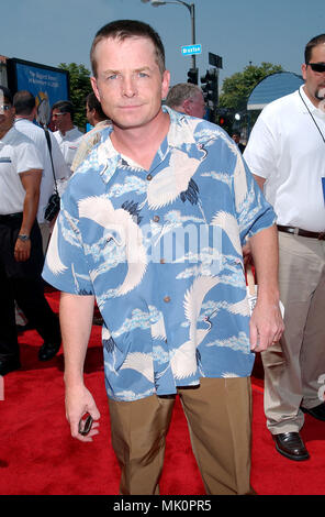 Michael J Fox arrivant à la première de Stuart Little 2 au Westwood Village Theatre de Los Angeles. 14 juillet, 2002. - JpgFoxMichaelJ FoxMichaelJ08.08 Événement dans la vie d'Hollywood, Californie - Red Carpet Event, Vertical, USA, Cinéma, Célébrités, photographie, Bestof, Arts, Culture et divertissement, Célébrités Topix fashion / du tapis rouge-, une personne, Vertical, Best of, Hollywood la vie, événement dans la vie d'Hollywood, Californie - Tapis rouge et en backstage, USA, Cinéma, Célébrités, cinéma, télévision, Célébrités célébrités Musique, Photographie, Bestof Banque D'Images