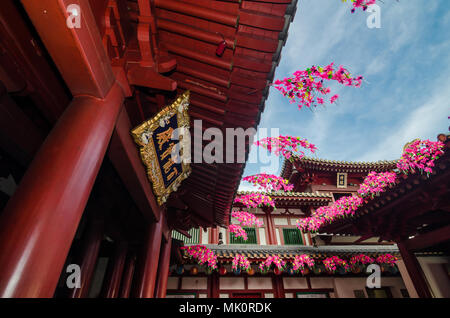 Le Buddha Tooth Relic Temple and Museum est un musée et temple bouddhiste situé dans le quartier chinois de Singapour. Banque D'Images