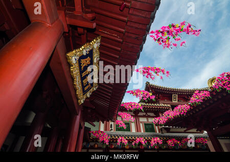 Le Buddha Tooth Relic Temple and Museum est un musée et temple bouddhiste situé dans le quartier chinois de Singapour. Banque D'Images