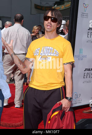 Anthony Keidis au Los Angeles première de ' Star Wars : Episode II L'Attaque des Clones ' au Chinese Theatre. Le 12 mai 2002. - JpgKeidisAnthony KeidisAnthony10.10 Événement dans la vie d'Hollywood, Californie - Red Carpet Event, Vertical, USA, Cinéma, Célébrités, photographie, Bestof, Arts, Culture et divertissement, Célébrités Topix fashion / du tapis rouge-, une personne, Vertical, Best of, Hollywood la vie, événement dans la vie d'Hollywood, Californie - Tapis rouge et en backstage, USA, Cinéma, Célébrités, cinéma, télévision, Célébrités célébrités Musique, Photo Banque D'Images