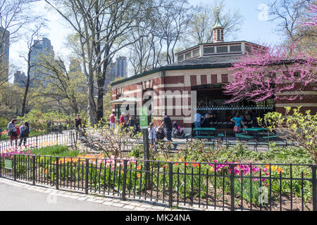 Carrousel dans Central Park, NYC Banque D'Images