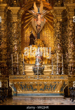 L'intérieur de la 18e siècle rococo portugais de l'église Sao Francisco da Penitencia (St Francis de pénitence) sculpté par Francisco Xavier de Brito Banque D'Images