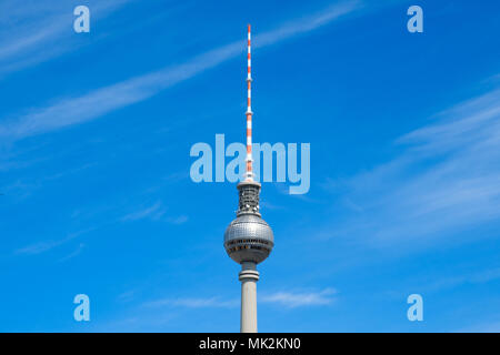 La tour de télévision / la tour de télévision (Fernsehturm), le plus célèbre monument à Berlin, Allemagne Banque D'Images