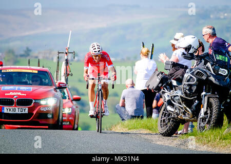 TDF 2018 Tour de Yorkshire, West Yorkshire, Royaume-Uni. Jour 4 tour de Yorkshire. Vainqueur de l'étape 4 Stephane Rossetto, environ quatre minutes d'avance sur le terrain, avec 35km à parcourir, sur Asquith Moor entre Blubberhouses et Otley © Ian Wray/Alamy live news Banque D'Images